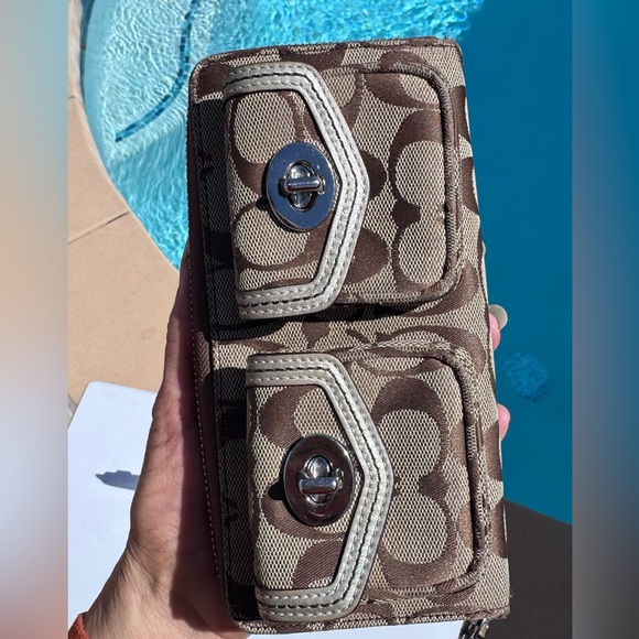 Coach Vintage Legacy Double front pockets wallet EUC - Picture 5 of 16